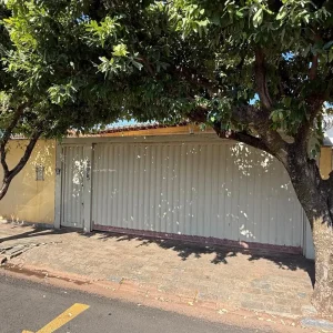 Casa térrea bairro Nossa Sra.Aparecida / Vila curte